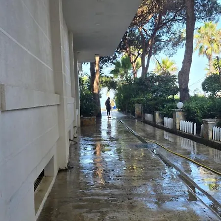 Summer Vibes Apartman Golem